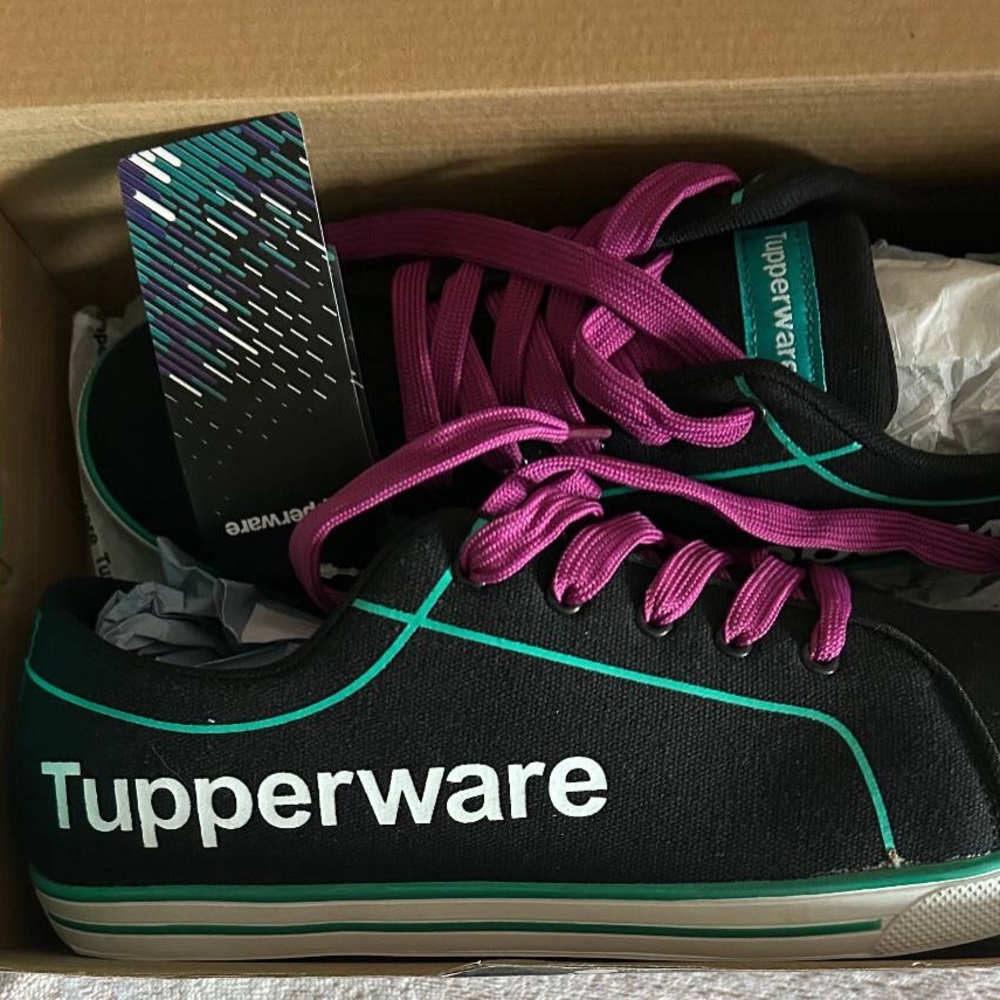Exclusif Tupperware Black Shoes with Pink Laces